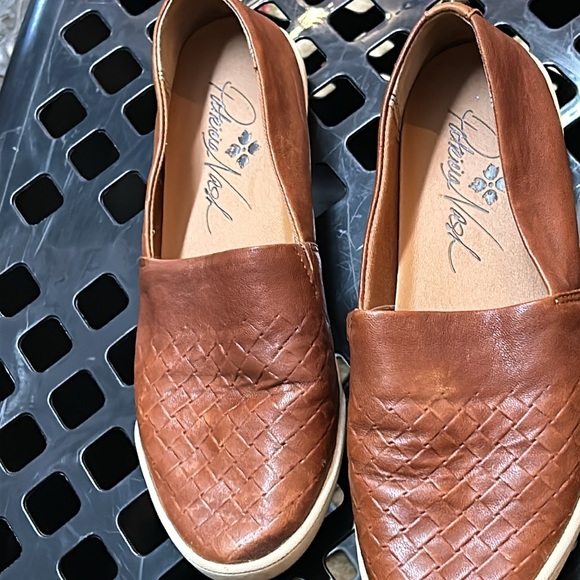 Patricia Nash slippers 8 - Picture 2 of 5